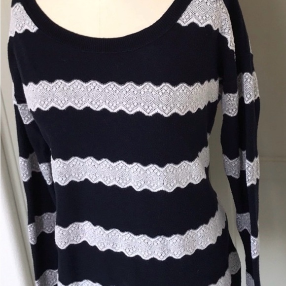 Navy and white American Eagle sweater - Picture 5 of 5